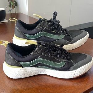 Vans UltraRange Exo MTE Sneakers in size: W8.5 color: Black Olive